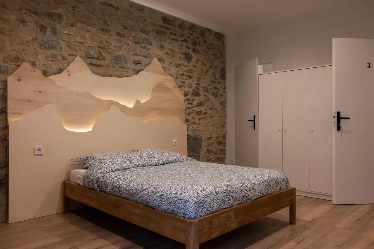 1 Appartement Ou Chambres Privees En Centre Ville Choisissez Une Option Bonneville   Bonneville (Haute-Savoie)